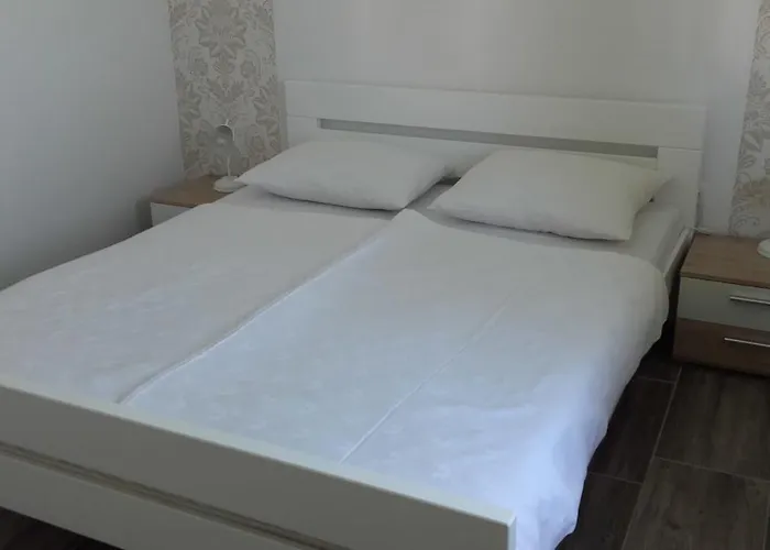 Apartment Nives *