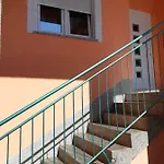 Nives شقة مالي لوشينغْ